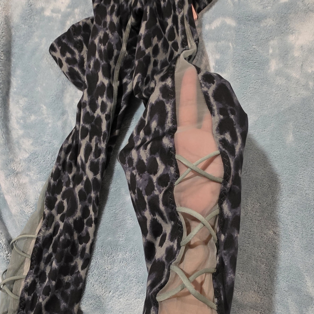 *New* Victoria Secret Legging Bundle Sz 10 - image 7